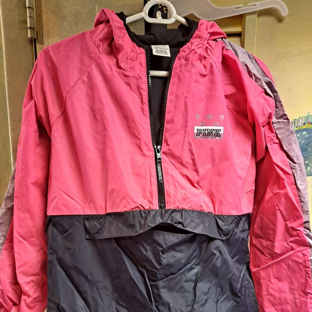 Pink windbreaker sz xs
